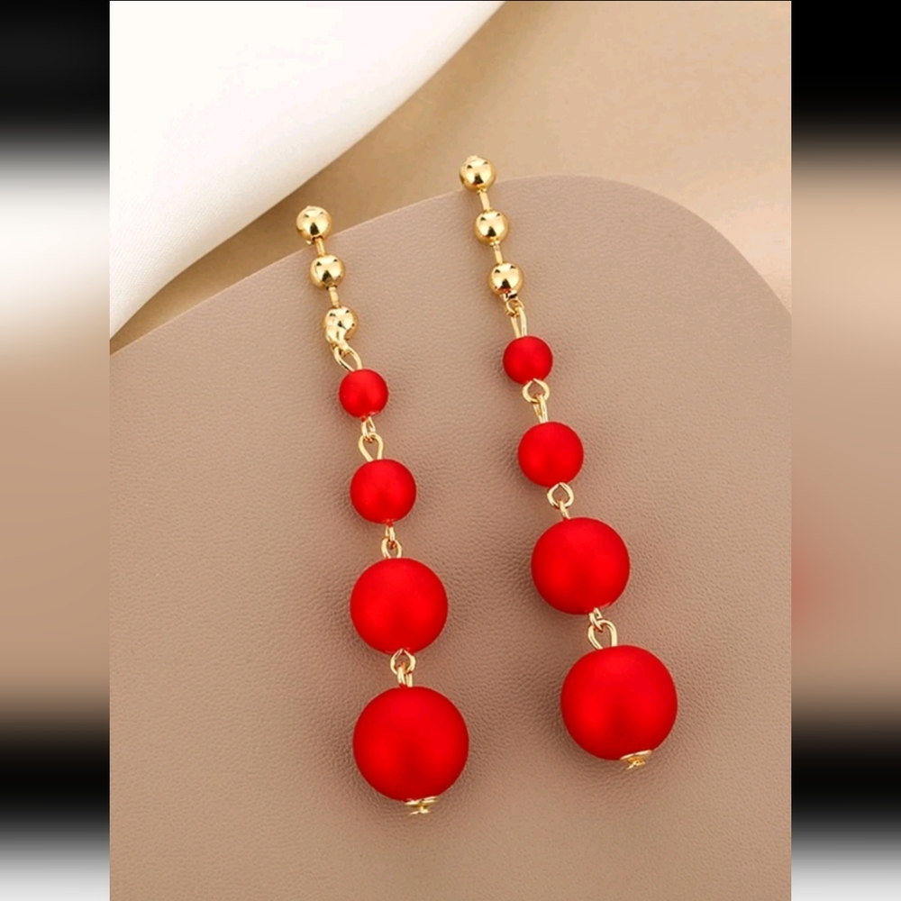 ❤️ NEW Red Dangle Earrings